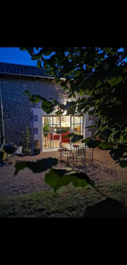 La Ferme Du Grand Bois Apartment Mouterre-Silly Luaran gambar