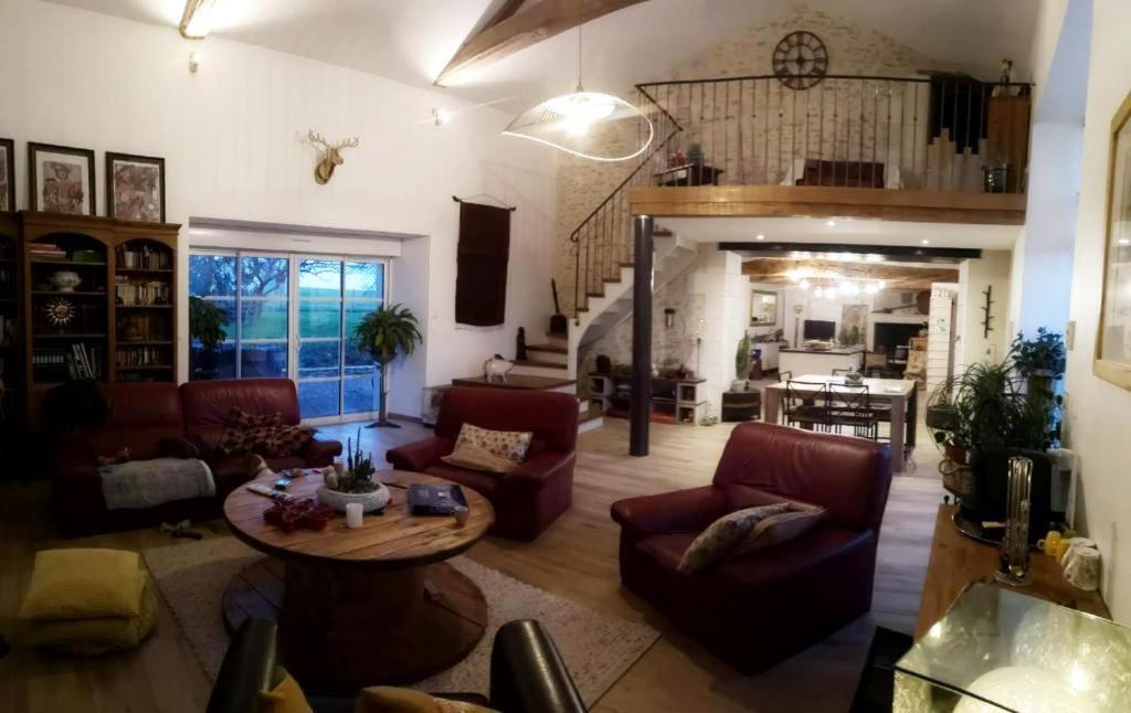 La Ferme Du Grand Bois Apartment Mouterre-Silly Luaran gambar