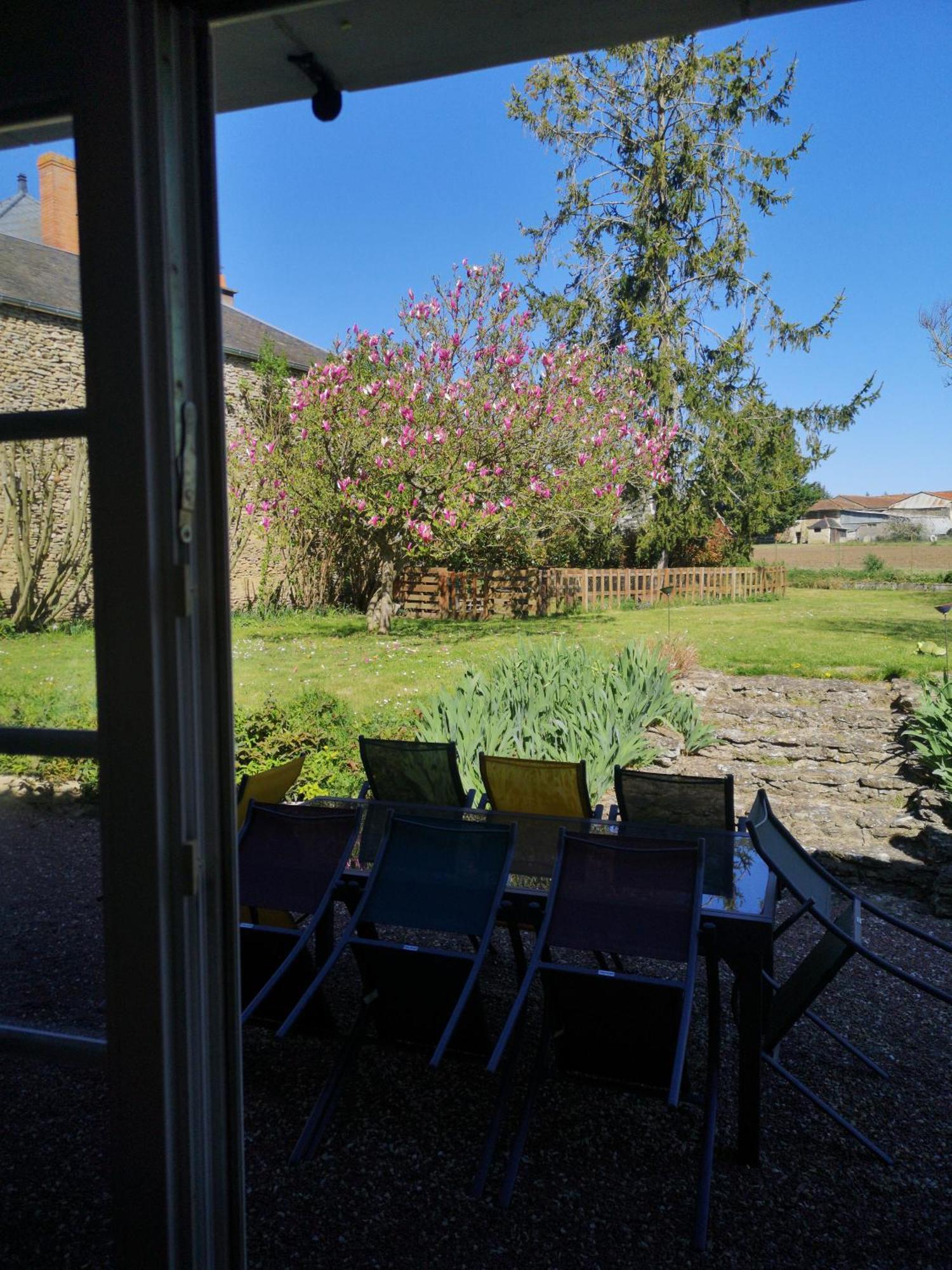 La Ferme Du Grand Bois Apartment Mouterre-Silly Luaran gambar