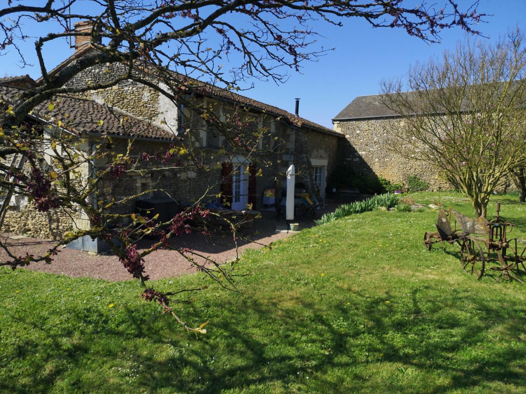 La Ferme Du Grand Bois Apartment Mouterre-Silly Luaran gambar