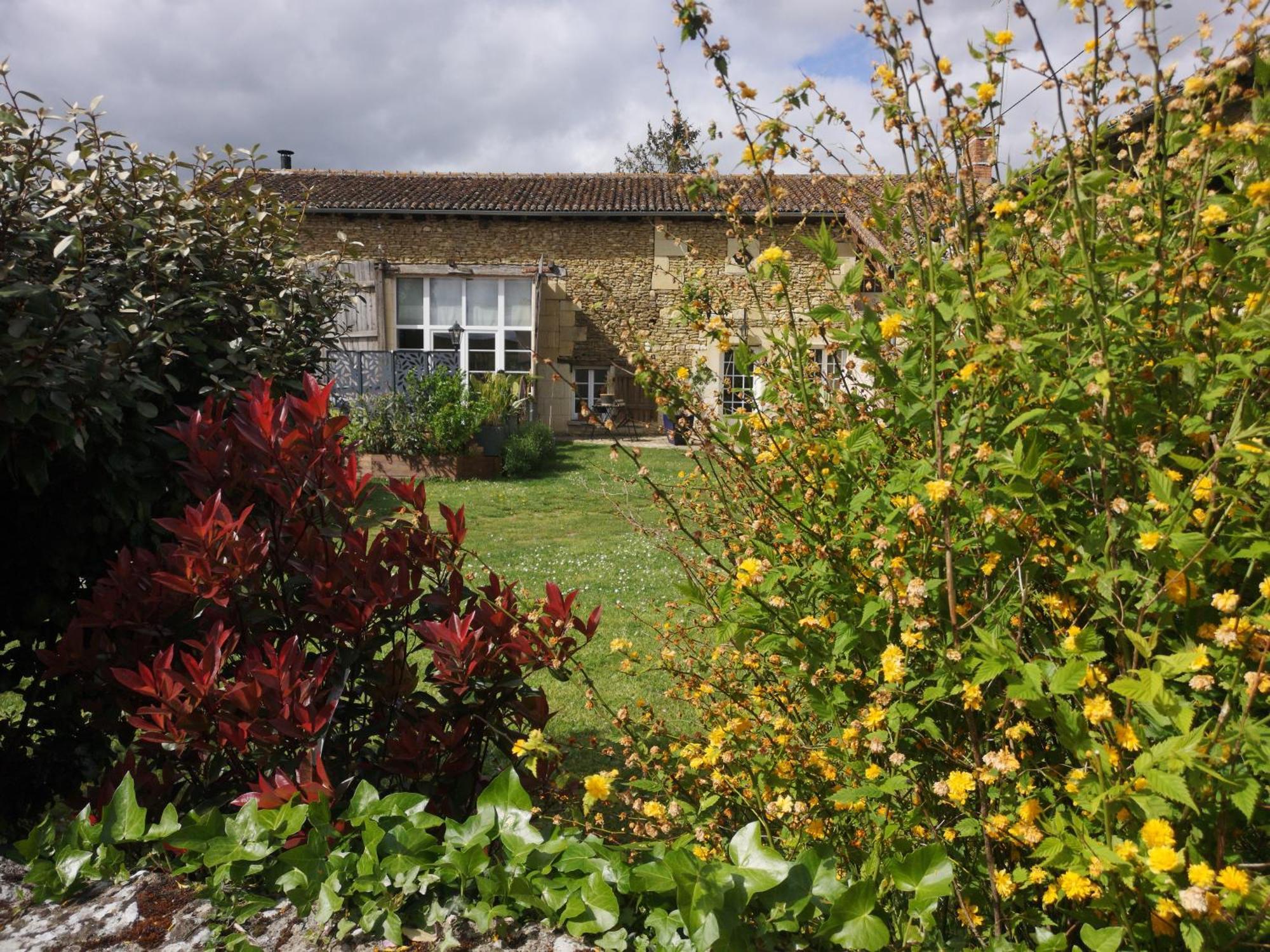 La Ferme Du Grand Bois Apartment Mouterre-Silly Luaran gambar